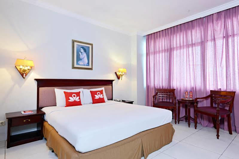 Zen Rooms Soekarno Hatta Buah Batu Bandung Bagian luar foto